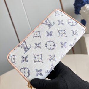 LV White Zippy Wallet M83456