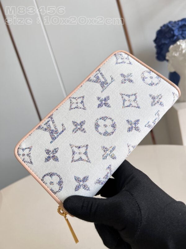 LV White Zippy Wallet M83456