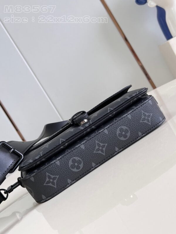 LV M83567 Montsouris Wearable Wallet - Image 3