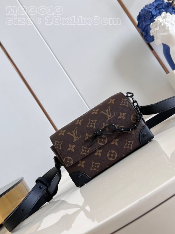 LV M83613 Steamer Wearable Wallet