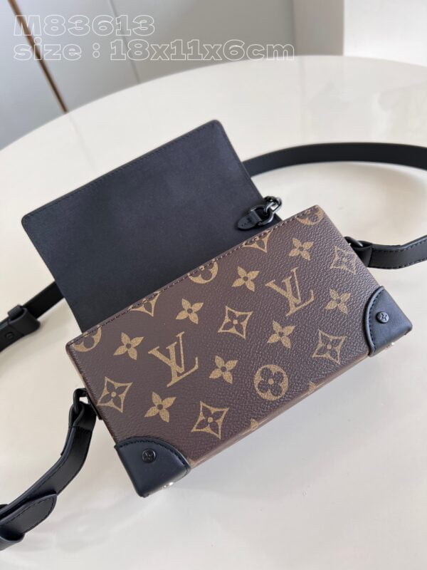 LV M83613 Steamer Wearable Wallet - Image 3