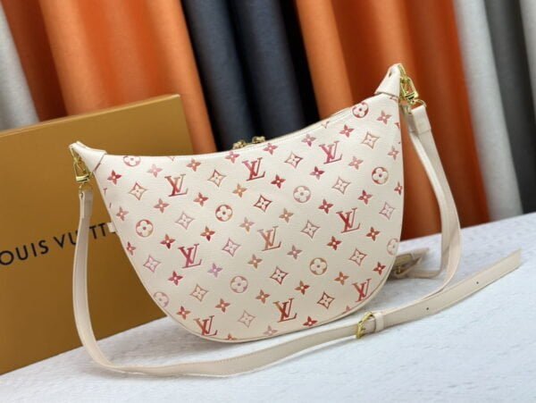 Louis Vuitton M46311 Loop Hobo - Image 2