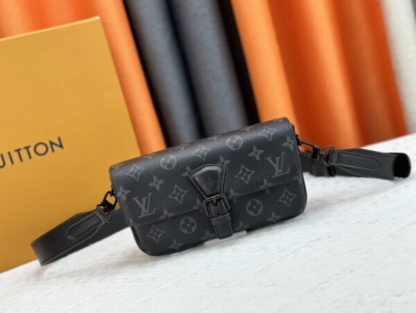 Louis Vuitton M83567 Montsouris Mini