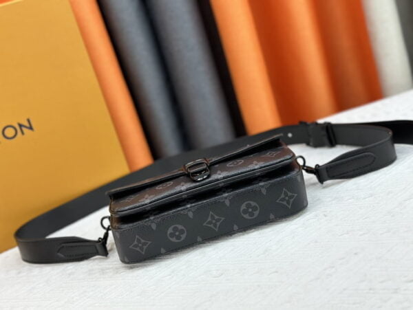 Louis Vuitton M83567 Montsouris Mini - Image 4