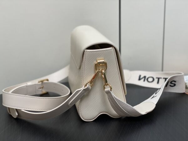 M24765 White Twist Medium Handbag - Image 2