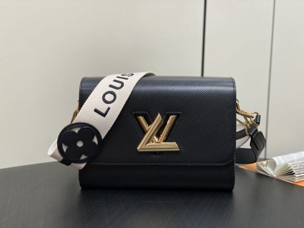 M24765 Black Twist Medium Handbag