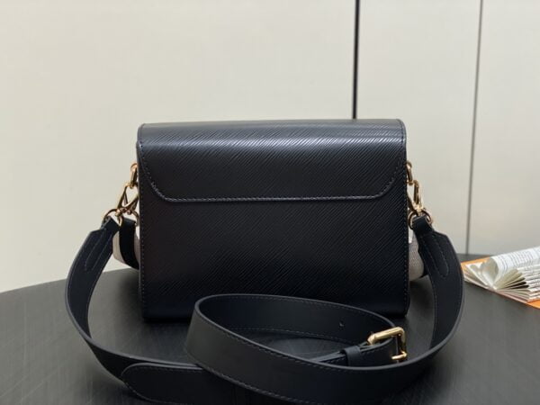 M24765 Black Twist Medium Handbag - Image 3