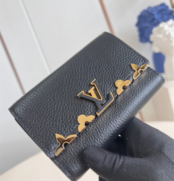 Louis Vuitton Capuchines Wallet Black M82764 