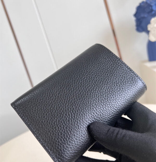 Louis Vuitton Capuchines Wallet Black M82764  - Image 3