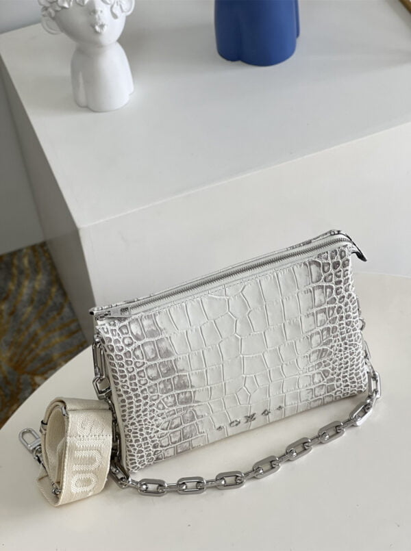 Louis Vuitton Coussin Handbag M57790 White - Image 2