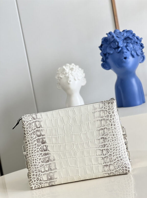 Louis Vuitton Coussin Handbag M57790 White - Image 4
