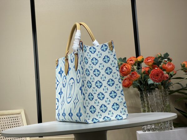 Louis Vuitton OnTheGo Tote M11262 Blue - Image 2